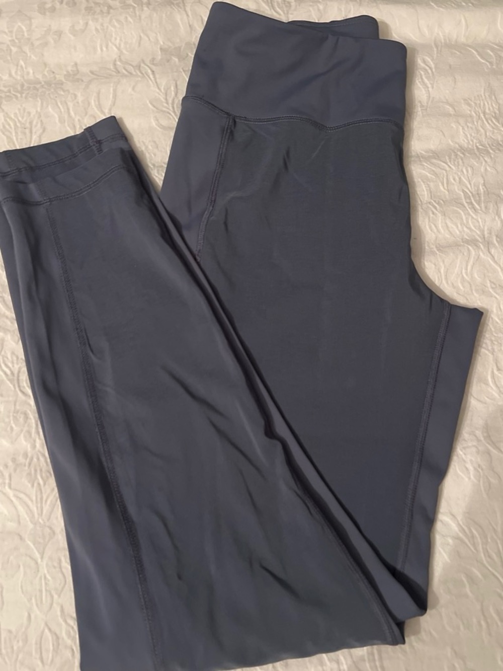 High-Rise Performance Leggings in Charcoal